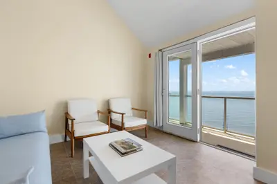 496 Shore Road, Unit 16