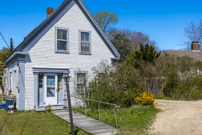 37 D Court Street
