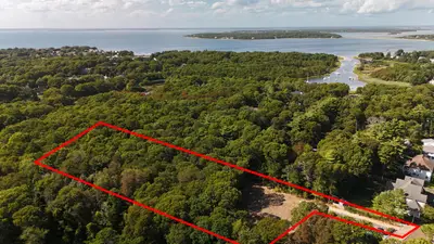 Quaker Road, Falmouth MA — view 2