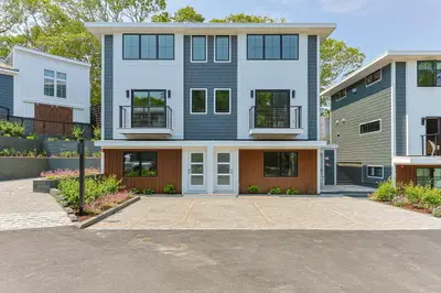 50 Nelson Avenue, Unit 6