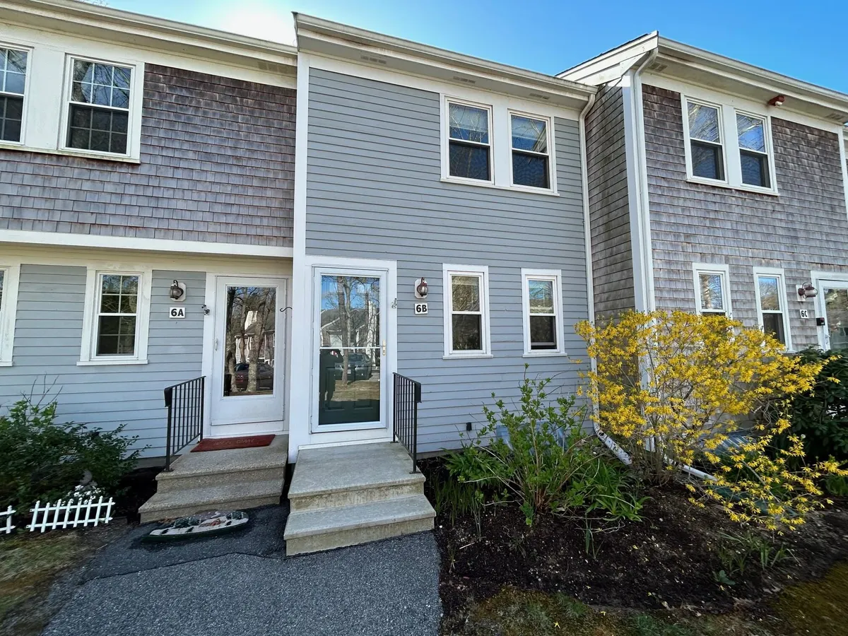 300 Falmouth Road, Unit Apt 6b