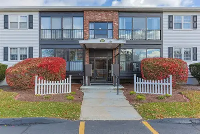 10 Candlewood Lane, Unit 2
