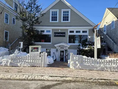 374 Commercial Street, Unit 1