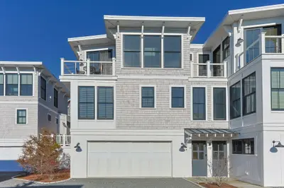 350 Bradford Street, Unit 11