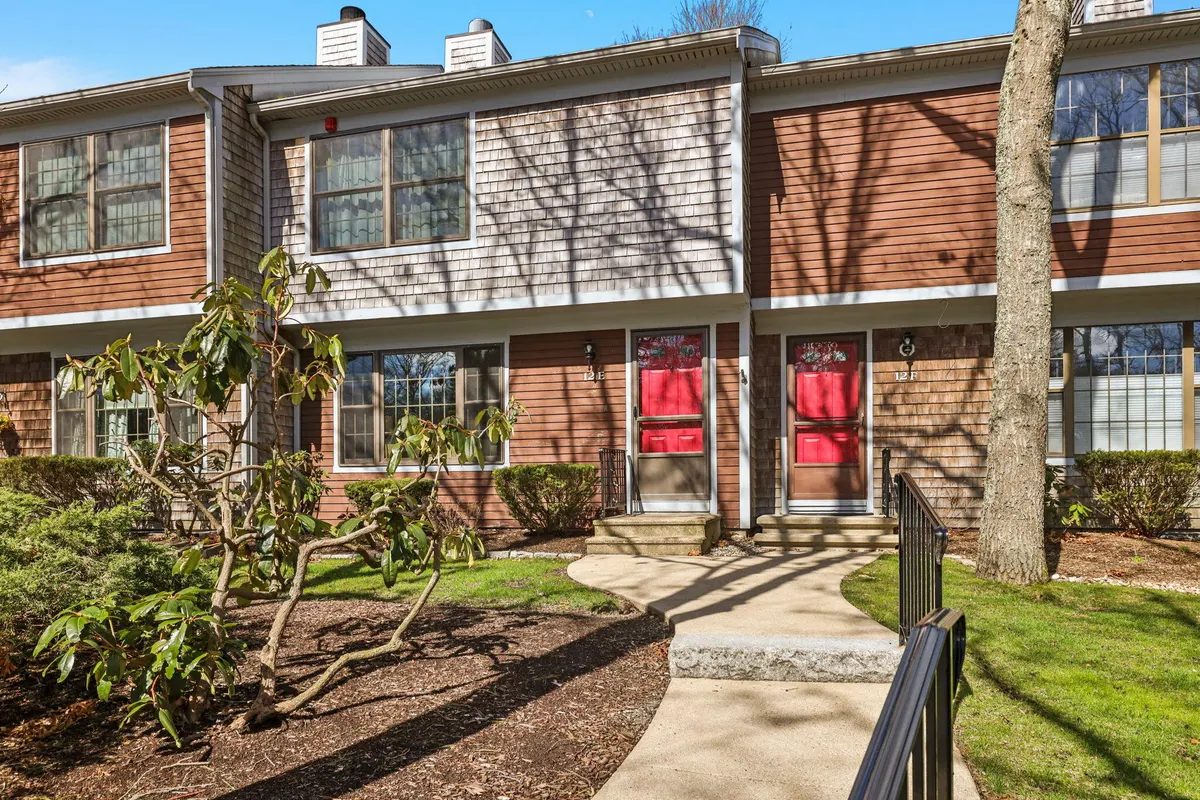 195 Falmouth Road, Unit Apt 12e