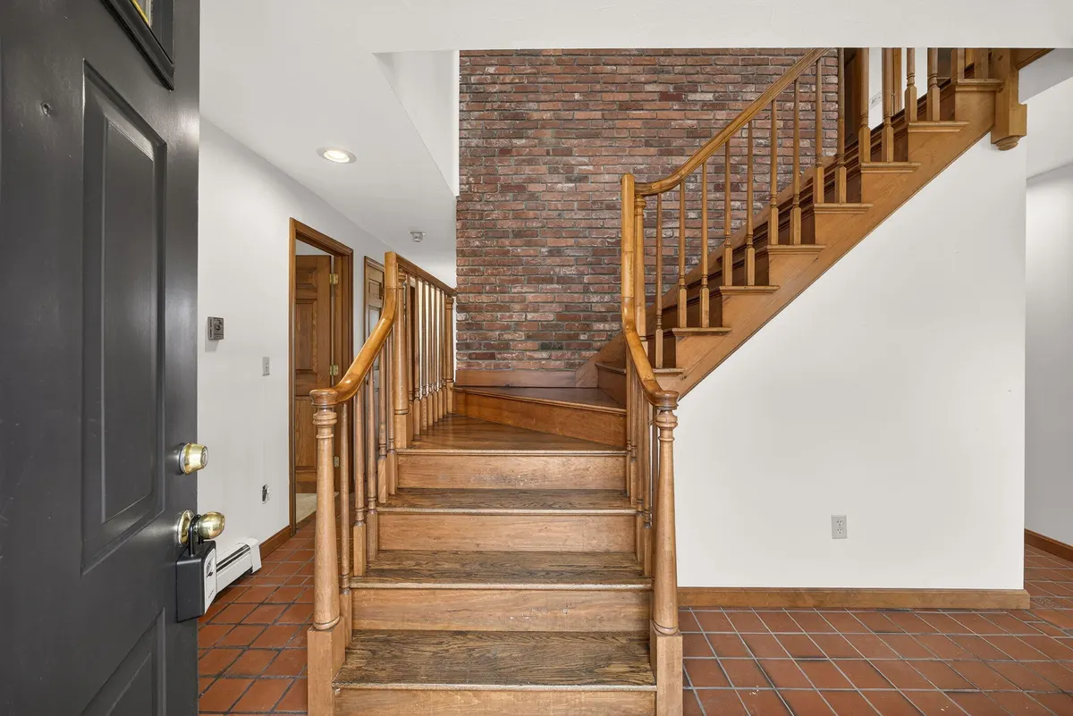 4 Earl Road, Sandwich MA — view 3