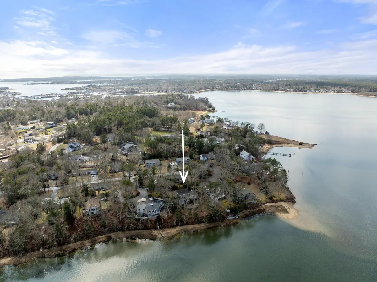 14 Quamhassett Road, Bourne MA — view 3