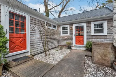 5 Kiley Court, Unit 4