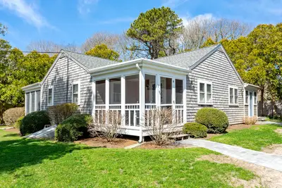 558 Craigville Beach Road, Unit 7