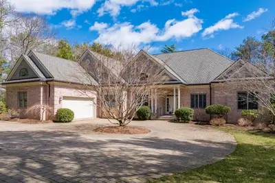 93 Oyster Way