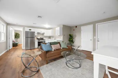 425 Main Street, Unit D