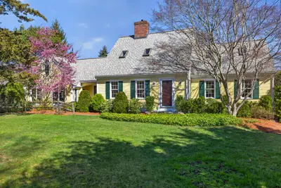 9 Gray Birch Road
