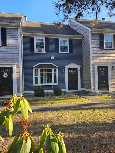 248 Camp Street, Unit Apt V2
