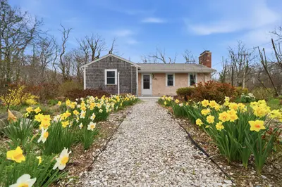 26 Locust Road
