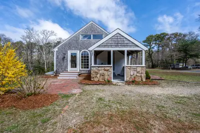 45 Old Phinney's Lane, Barnstable MA — view 3