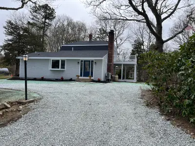 5 Bell Road, Unit 5