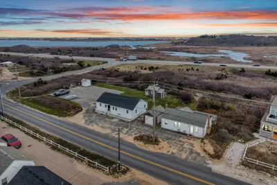 321 Shore Road, Unit 14s