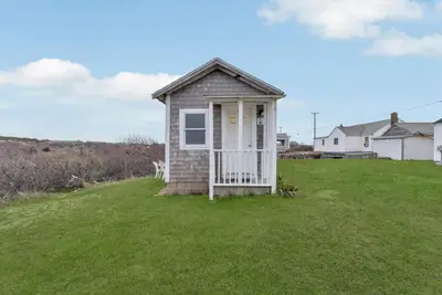 321 Shore Road, Unit 16s
