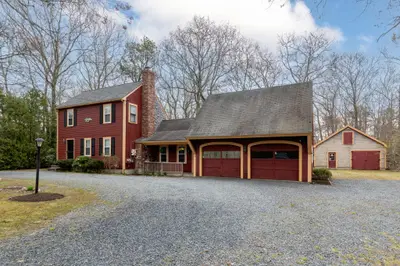 10 Quaker Meetinghouse Road