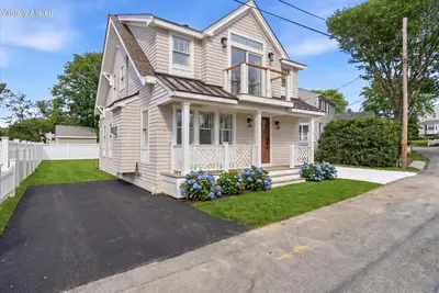 10 Vesper Avenue