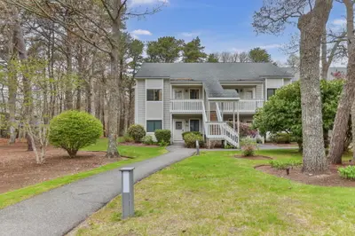 109 Eaton Lane, Unit 109