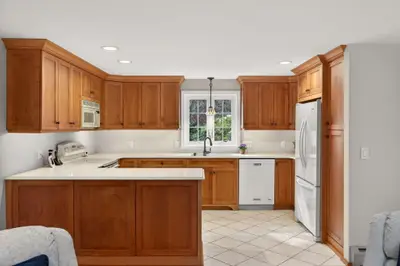 10 Hathorne Lane, Orleans MA — view 3