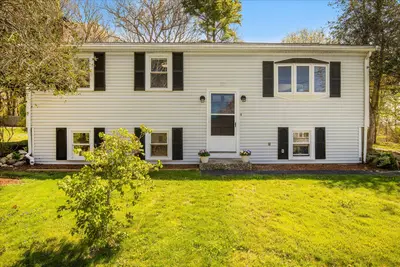 22 Avery Road, Bourne MA — view 3
