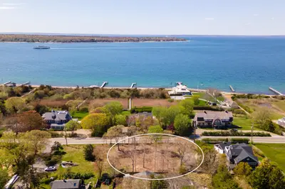 Temahigan Avenue & Dover Street, Oak Bluffs MA — view 5
