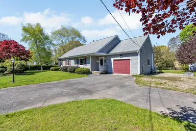 33 Thatchers Lane, Falmouth MA — view 2