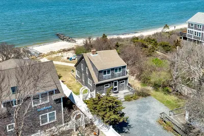 232 Robbins Hill Road