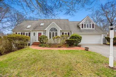 8 Telegraph Hill Road, Sandwich MA — view 3