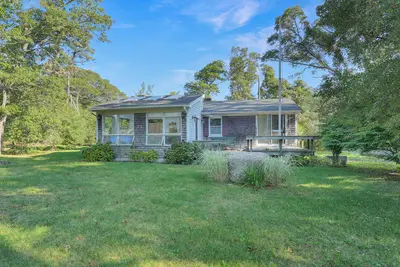 22 Oklahoma Avenue, Vineyard Haven MA