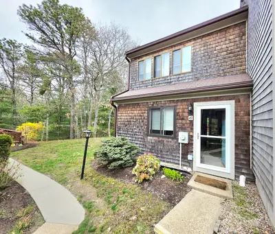 49 Round House Road, Bourne MA