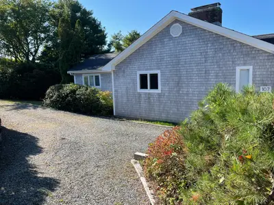 107 S Abbey Gate, Barnstable MA