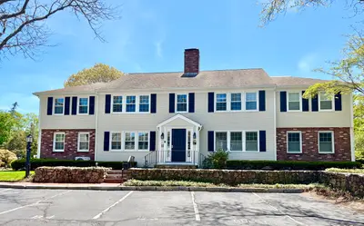 727 Main Street, Unit Apt B1, Barnstable MA
