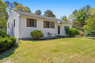 17 Dry Hollow Lane, Mashpee MA