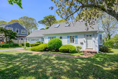 56 English Street, Falmouth MA — view 2