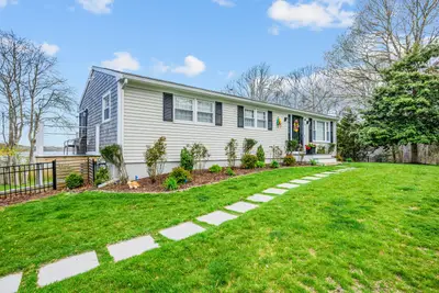 75 Meadowbrook Road, Yarmouth MA