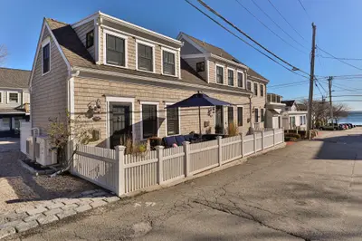368 Commercial Street, Unit G