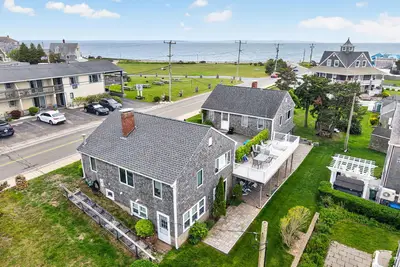 424 & 426 Grand Avenue, Falmouth MA — view 2