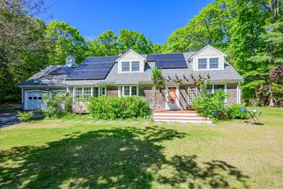 27 Two Ponds Road