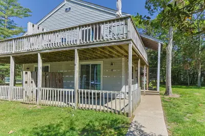 70 Cape Drive, Unit Apt 8b