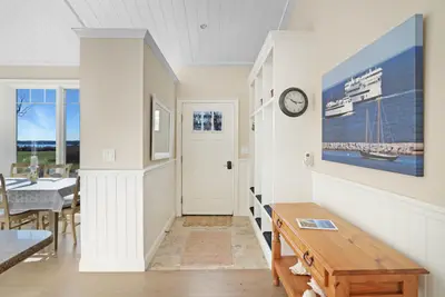 16 Frog Hollow, Vineyard Haven MA — view 5