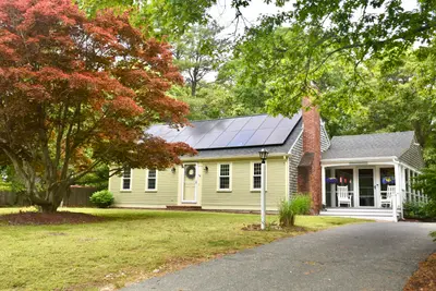 64 Roseland Terrace