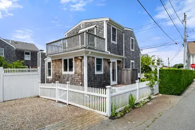44 Pleasant Street, Provincetown MA — view 4