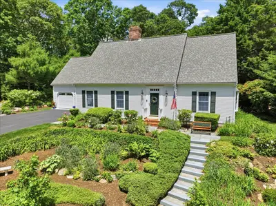 11 Tower Hill Drive