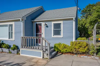 962 Commercial Street, Unit 7