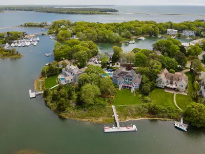 8 Bowsprit Point, Mashpee MA