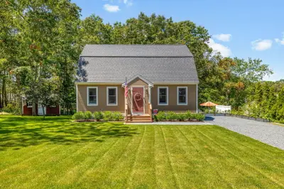 11 Deer Hollow Road