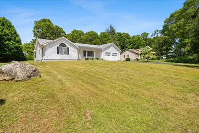 8 Sherry Lane, Bourne MA — view 4